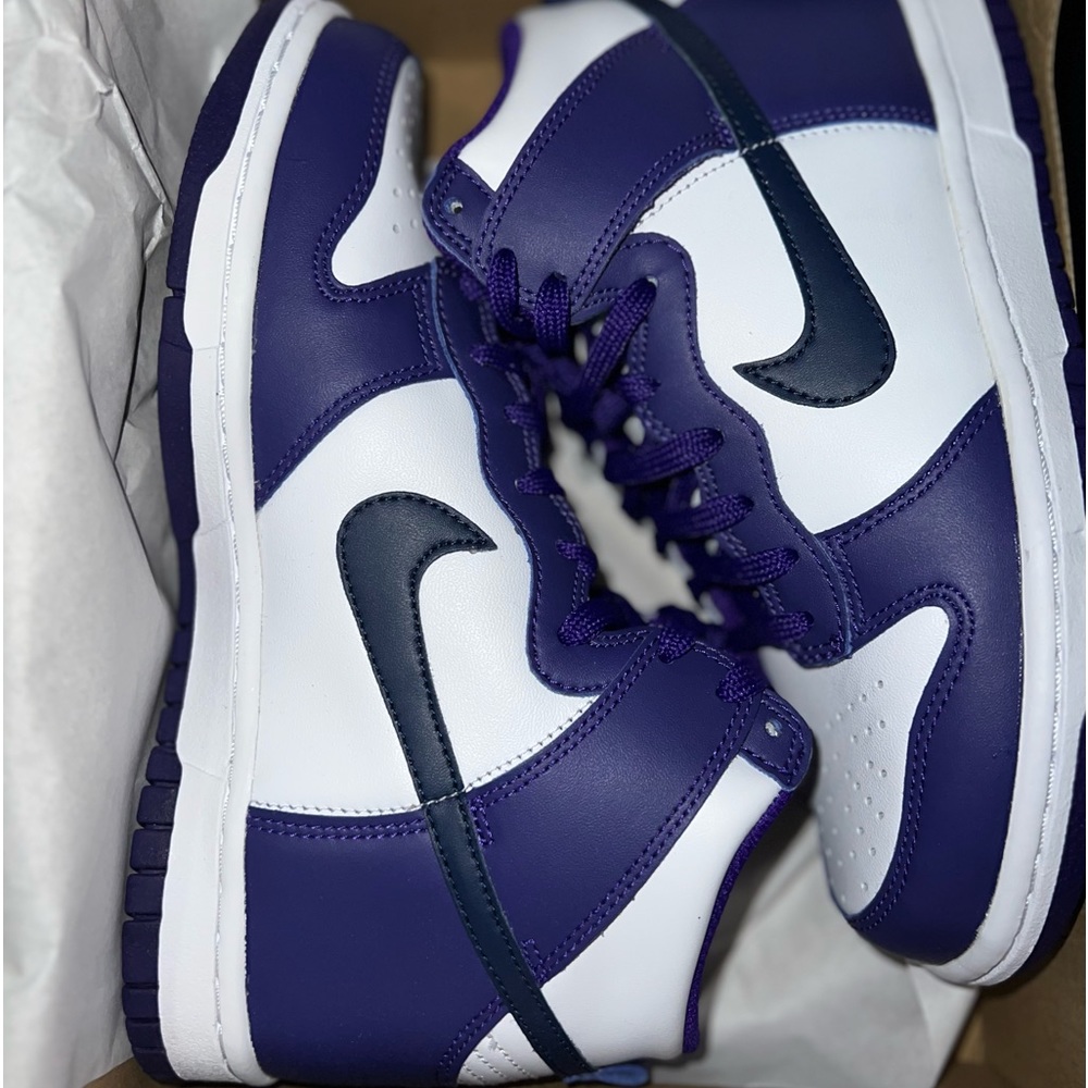 BRAND NEW YOUTH SIZE 5.5 / WOMAN SIZE 7
